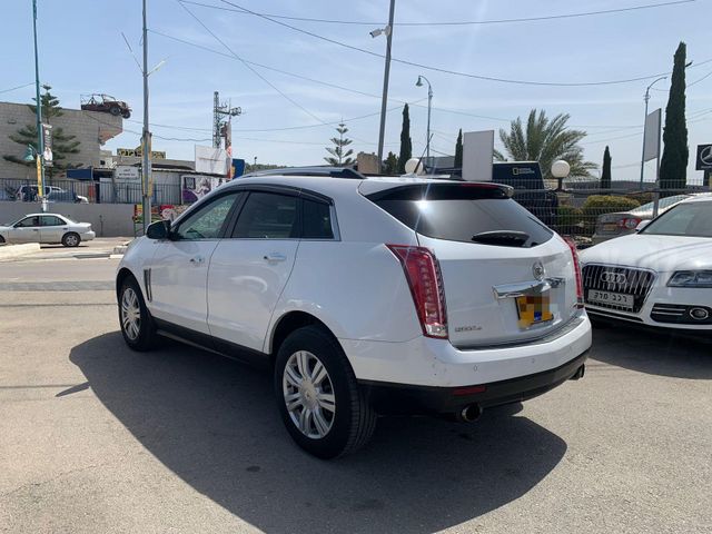 קאדילק SRX