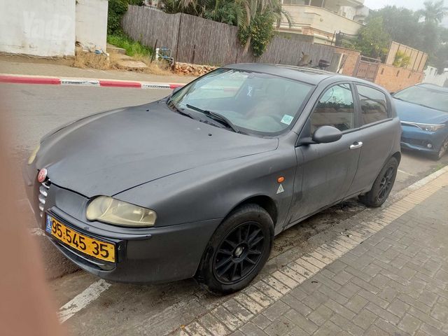 אלפא רומיאו 147