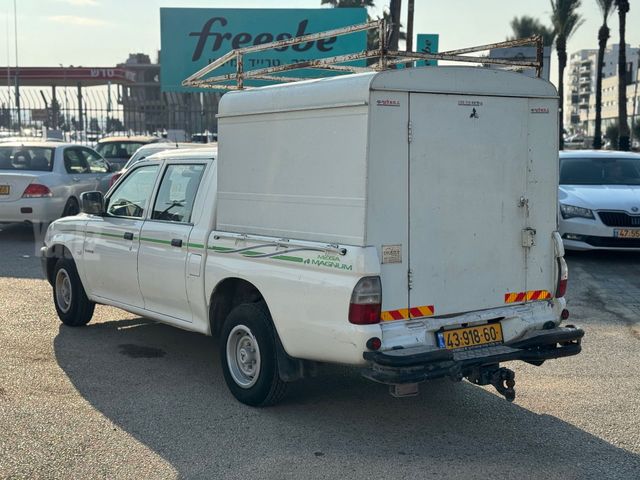 מיצובישי טרייטון / L200