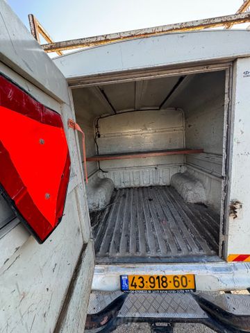 מיצובישי טרייטון / L200