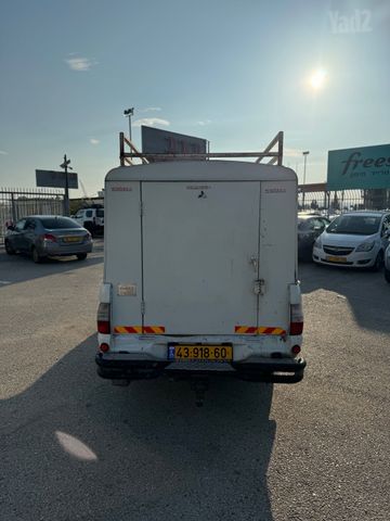 מיצובישי טרייטון / L200