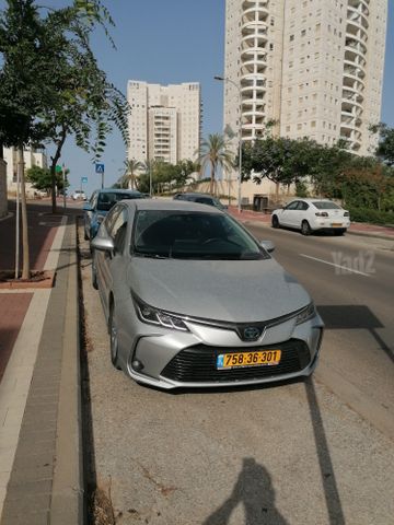 קורולה Sense היברידי אוט׳ 1.8 (98 כ״ס)