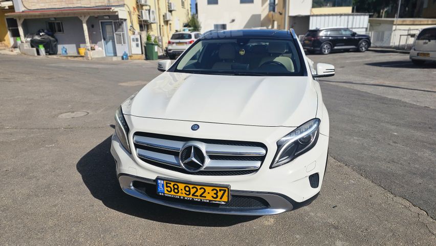 מרצדס-בנץ GLA