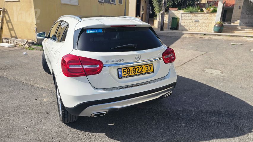 מרצדס-בנץ GLA