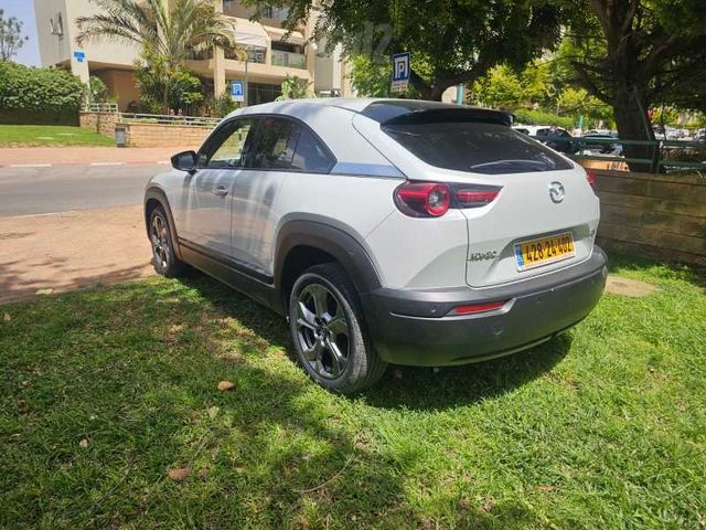 מאזדה MX-30