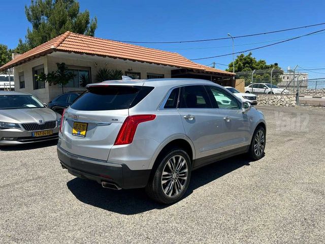 קאדילק XT5