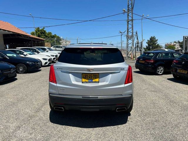 קאדילק XT5