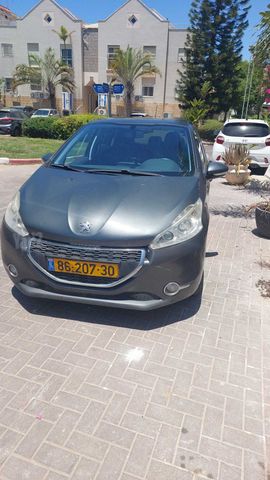 פיג'ו 208