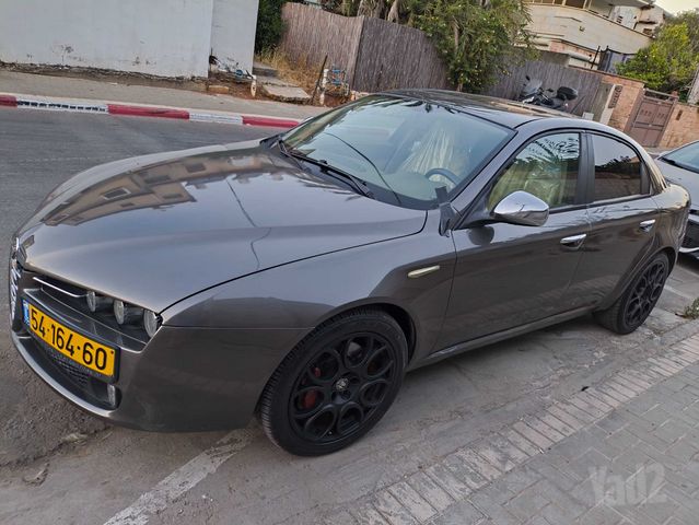 אלפא רומיאו 159