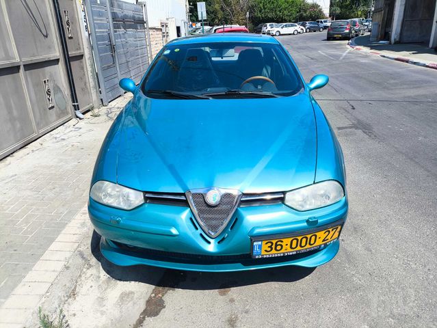 מודעת רכב אלפא רומיאו 156
