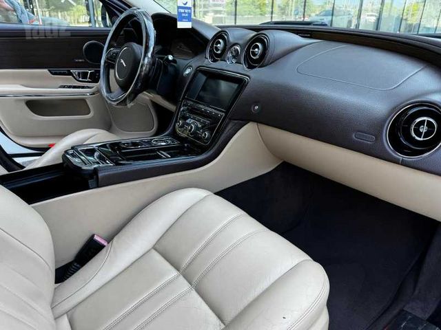 יגואר XJ