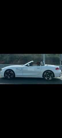 ב מ וו Z4