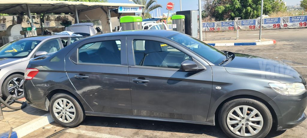 פיג'ו 301