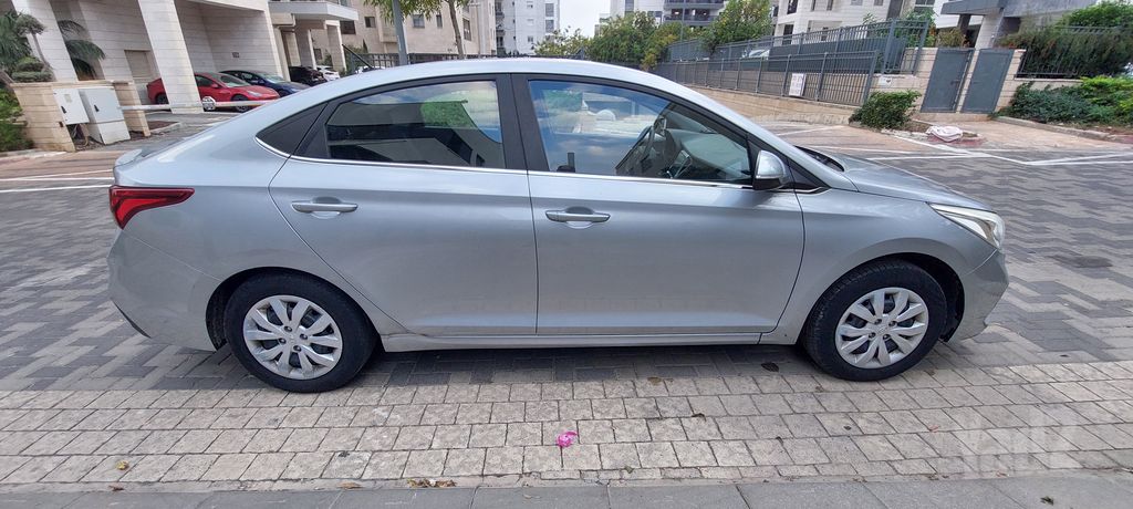 מודעת רכב יונדאי אקסנט i25 2