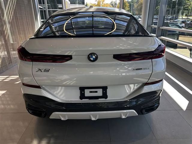 ב מ וו X6