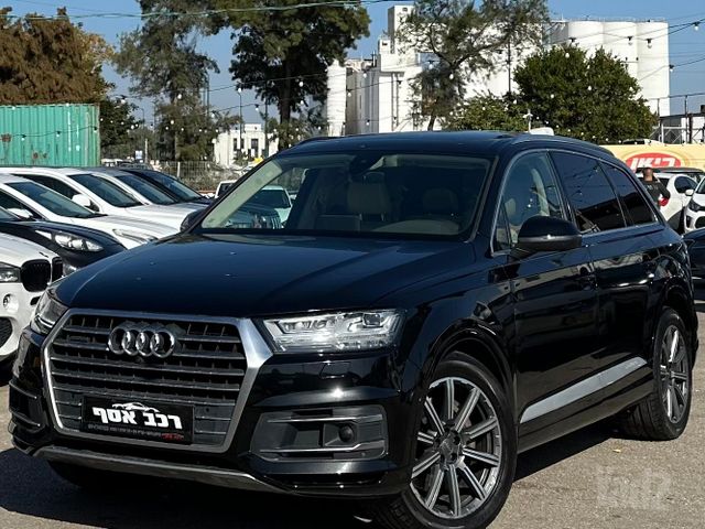 מודעת רכב אאודי Q7