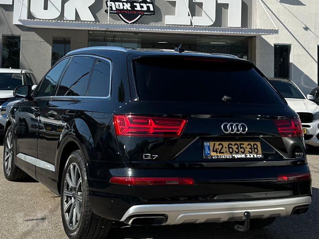 אאודי Q7