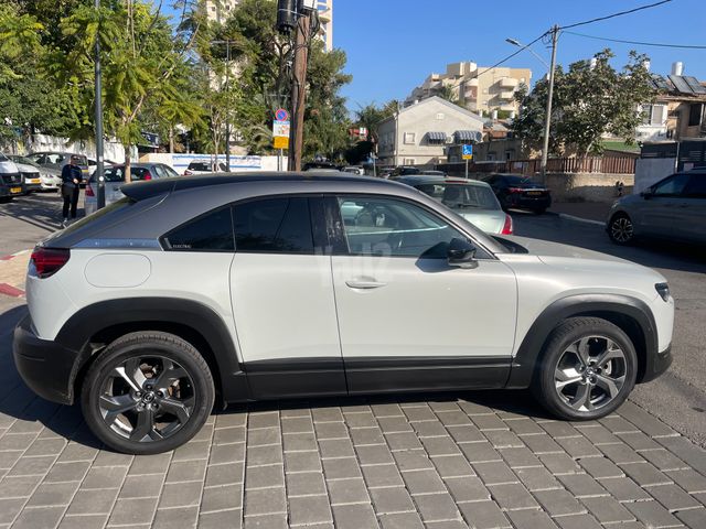 מאזדה MX-30