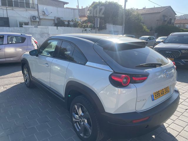 מאזדה MX-30