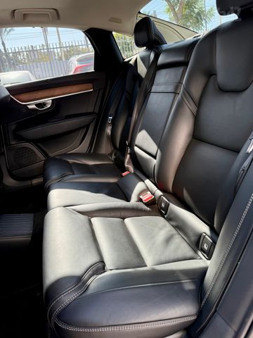וולוו S90