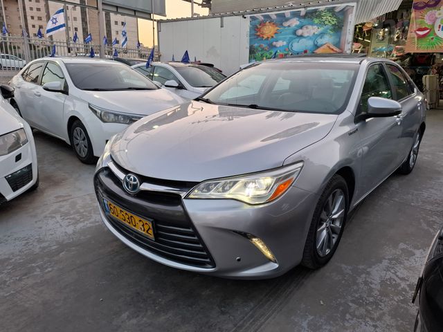טויוטה קאמרי