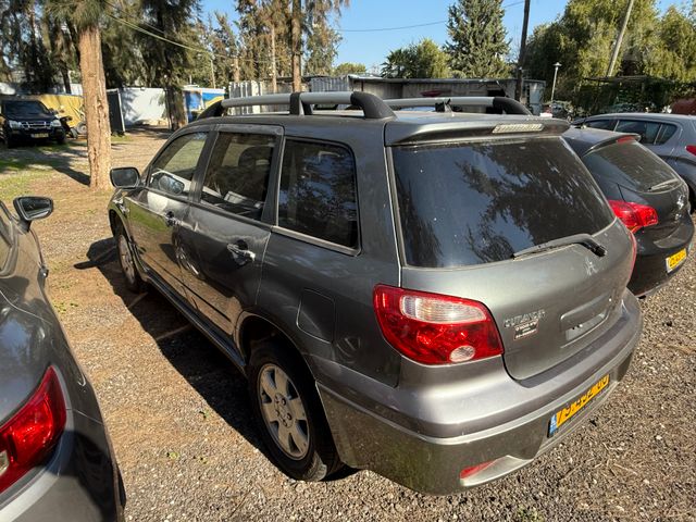 מיצובישי אאוטלנדר