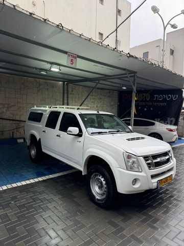 איסוזו די-מקס