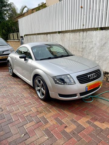אאודי TT