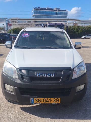 איסוזו די-מקס