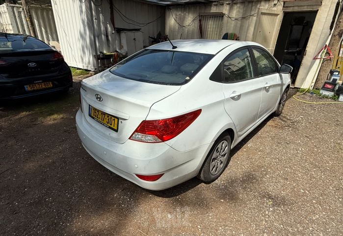 יונדאי אקסנט i25