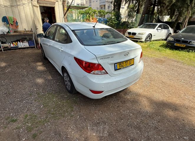 יונדאי אקסנט i25