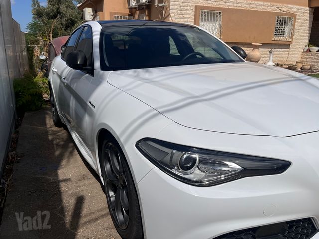 אלפא רומיאו ג'וליה