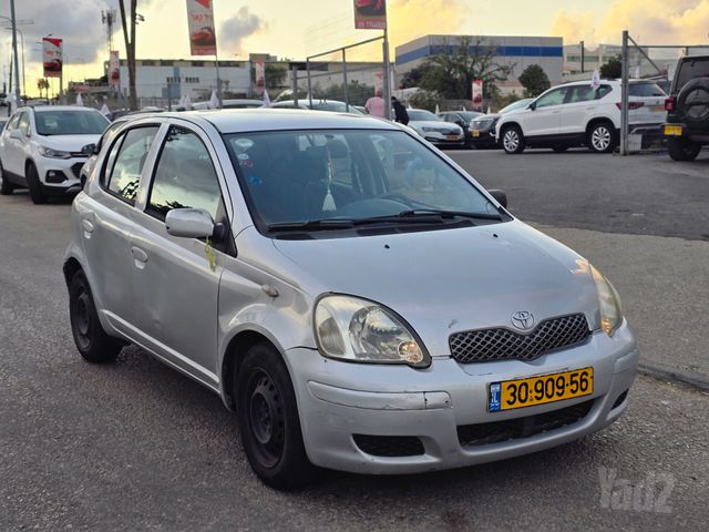 טויוטה יאריס