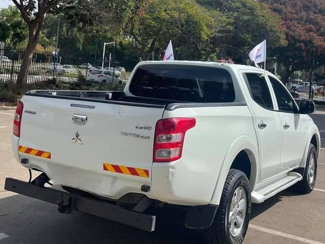 מיצובישי טרייטון / L200