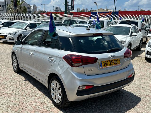 יונדאי i20
