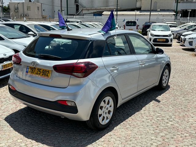 יונדאי i20