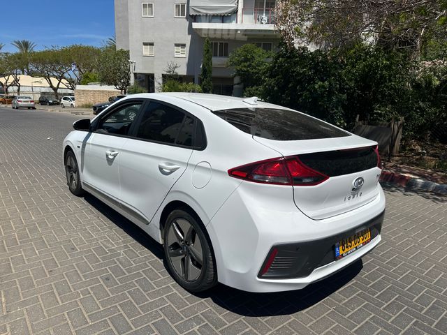 יונדאי איוניק