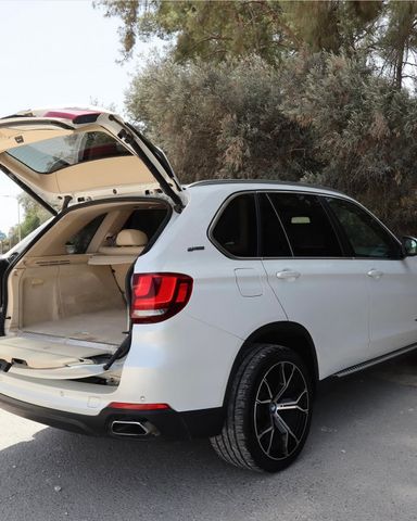 ב מ וו X5