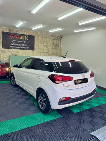 יונדאי i20