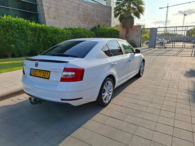 סקודה אוקטביה