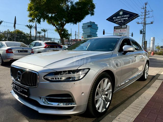 וולוו S90
