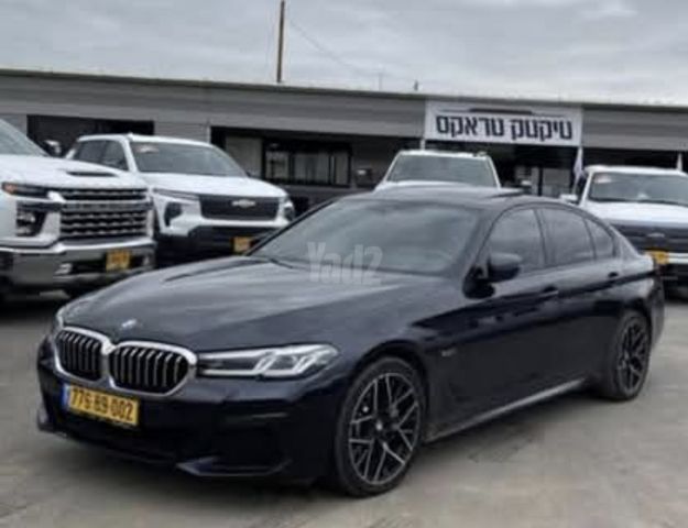 סדרה 5 4X4 M-Superior 530e פלאג-אין אוט׳ 4 דל 2.0 (184 כ״ס)