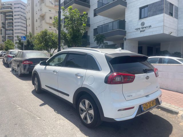 קיה נירו
