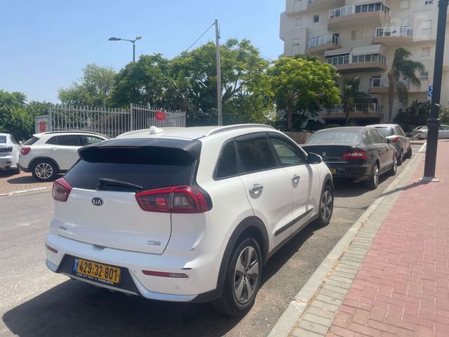 קיה נירו
