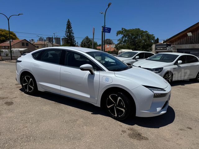אי.וי איזי Limo