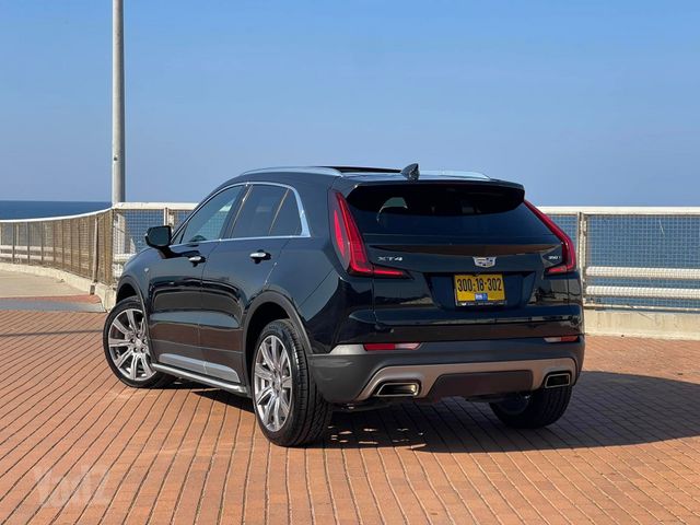 קאדילק XT4