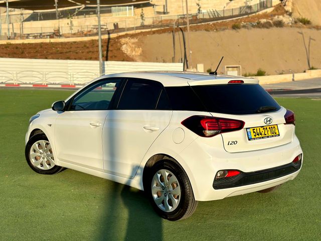 יונדאי i20