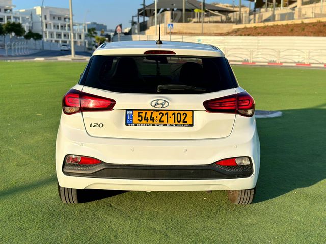 יונדאי i20