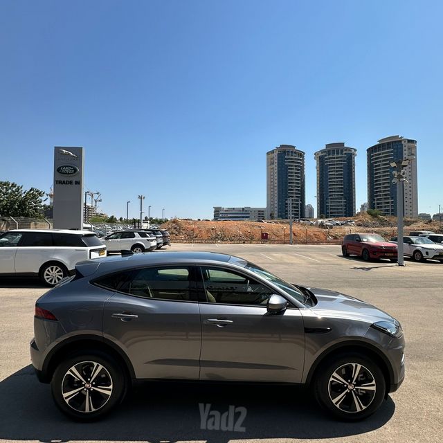 מודעת רכב יגואר E-Pace 1