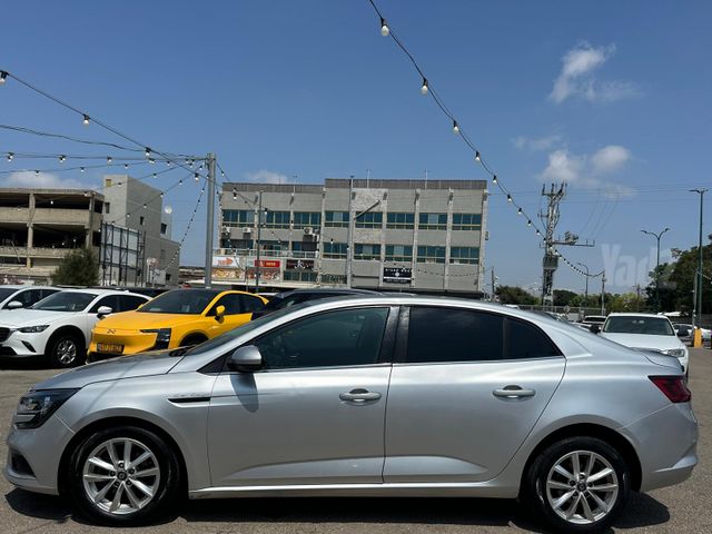 רנו מגאן